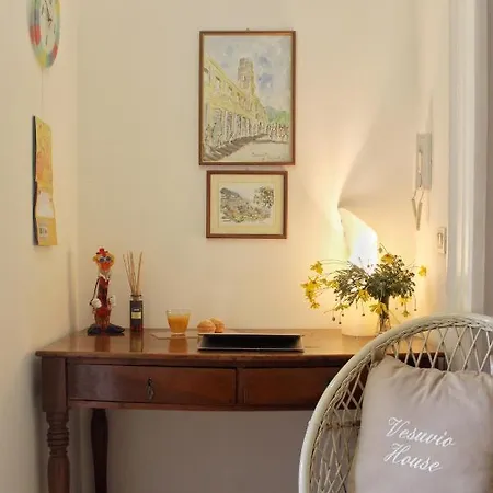 Bed & Breakfast Vesuvio House Indipendente E 4*