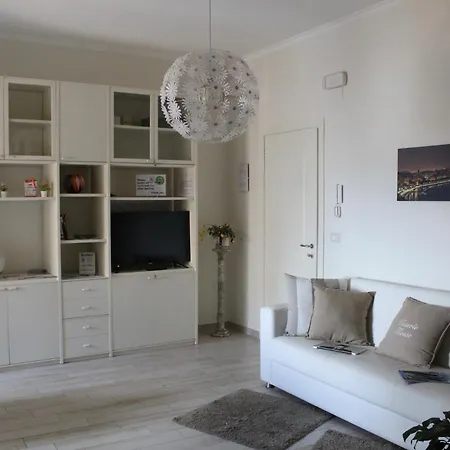 Vesuvio House Indipendente E فندق مبيت وإفطار سانتّانييلّو