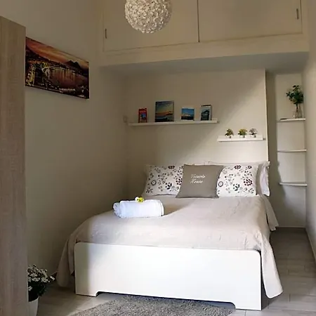 Vesuvio House Indipendente E Bed and Breakfast 4*